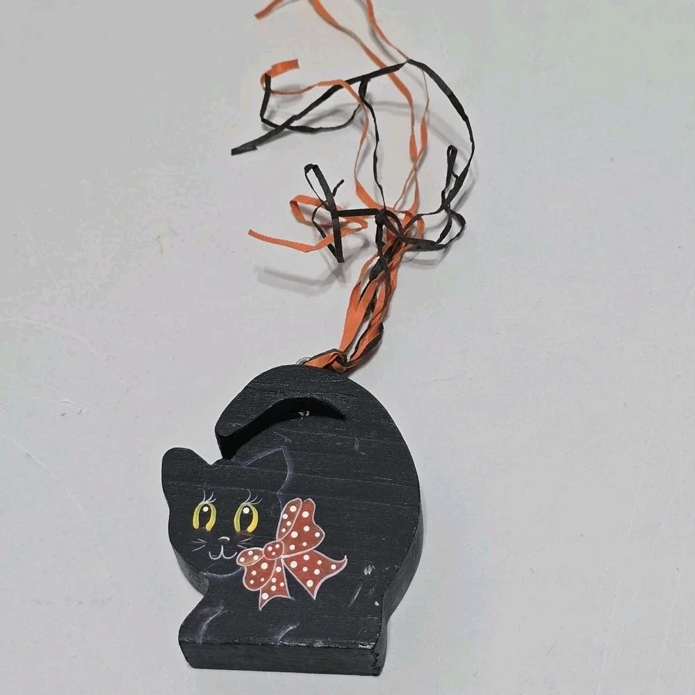 Wooden Black Cat Kitten Hand‎ Crafted Painted Halloween Fall Folk Art Decor